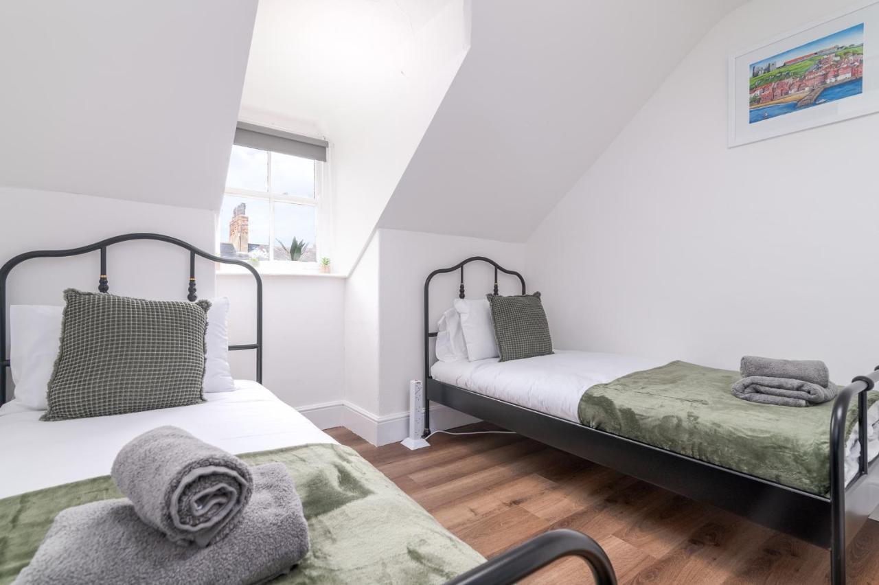 Appartement Whitby Heights Extérieur photo
